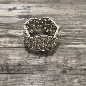 Silver tone stretch bracelet fashion jewelry